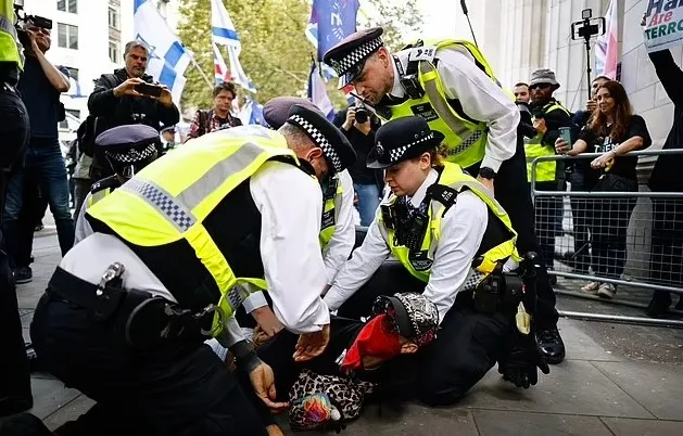 Avrupa’dan ikiyüzlü hamle: Düşünce özgürlüğünü hiçe saydılar!