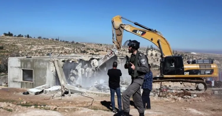 İsrail askerleri Filistinli tutuklunun evini yıktı