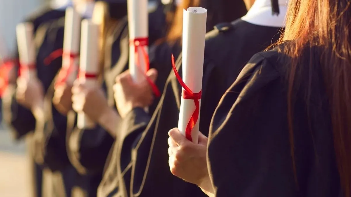 Üniversite eğitimini 3 yıla indirecek çalışma sürüyor Üniversite eğitimini 3 yıla indirecek çalışma sürüyor