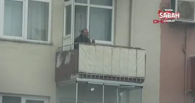 Samsun’da husumetlisini yaraladığı tüfekle balkona çıkan şahıs kamerada