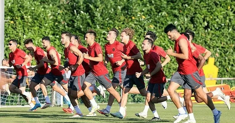 Galatasaray, yurt dışı kampı için Avusturya’ya gitti
