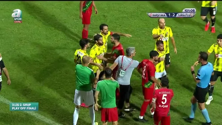 Karşıyaka-Turgutluspor maçında gergin anlar!