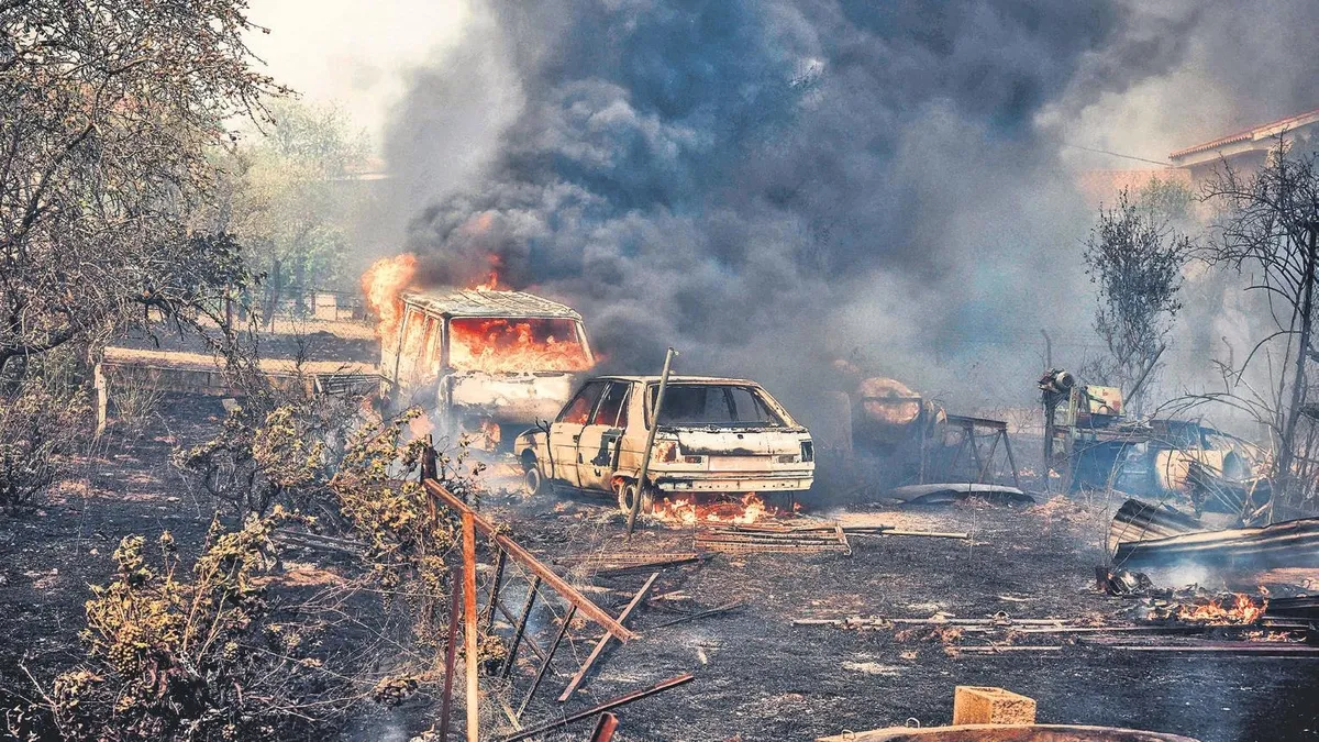 Fransa ve İspanya’da alevler durdurulamıyor haber görseli