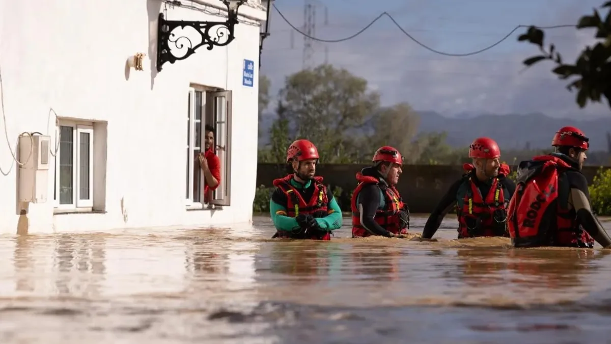 İspanya’da sel alarmı! Şiddetli fırtınalar ülkeyi esir aldı İspanya’da sel alarmı! Şiddetli fırtınalar ülkeyi esir aldı