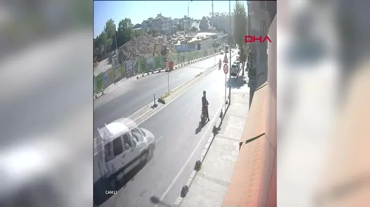 İstanbul'da cinayeti önleyen motosikletli polisler kamerada