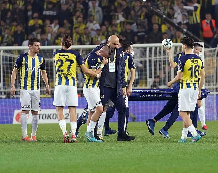 Fenerbahçe’de Dimitris Pelkas maça devam edemedi! Gözyaşlarıyla sahayı terk etti...