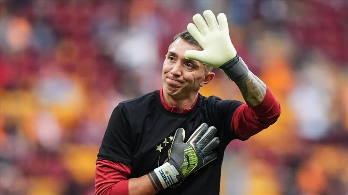 Galatasaray kariyerini sonlandıran Muslera, İstanbul’dan ayrıldı Galatasaray kariyerini sonlandıran Muslera, İstanbul’dan ayrıldı