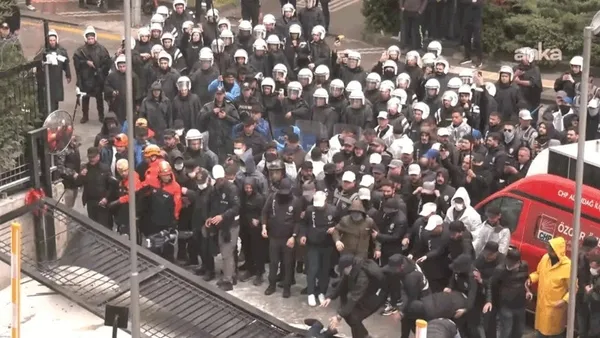 bakan-ciftciden-chp-genel-merkezi-aciklamasi-sureci-biz-baslatmadik-1779784876700.jpg