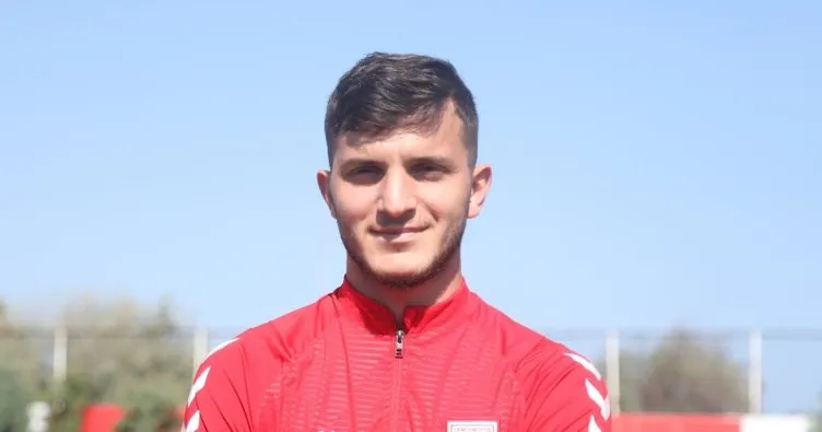 Samsunspor’un genç futbolcusu Yunus Emre Çift: Kulübüme para kazandırarak Avrupa’ya gitmek istiyorum