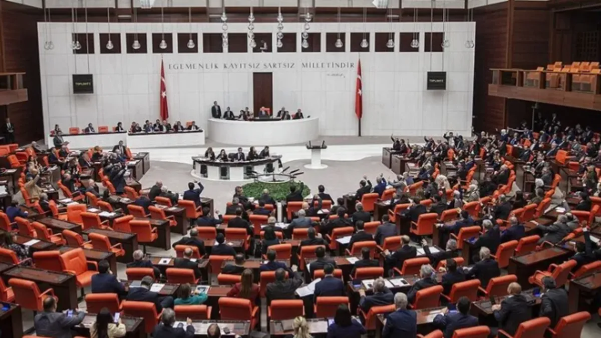 Son dakika | Terörsüz Türkiye sürecinde yeni gelişme: Kanun Teklifi Adalet Komisyonu'nda kabul edildi haber görseli