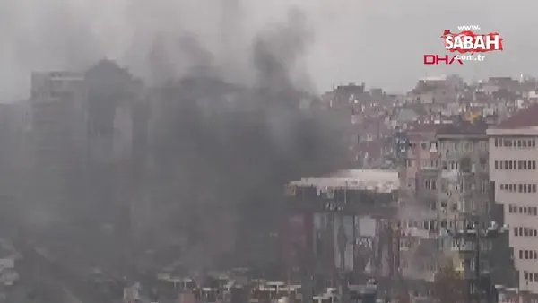 İstanbul Şirinevler'de AVM'de yangın