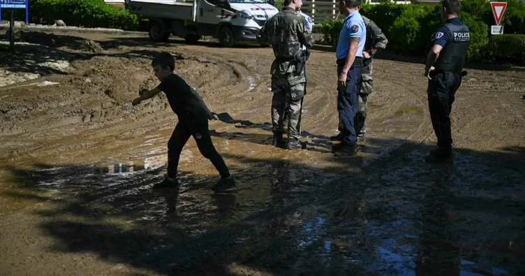 Fransa’da sel can aldı: 3 ölü