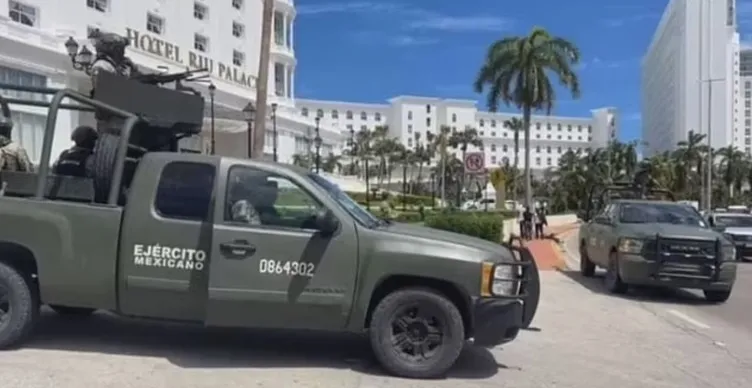 Meksika’da tatil köyünde korkunç suikast: Turistler can havliyle kaçtı