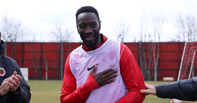 Mustapha Yatabare futbolu bıraktı