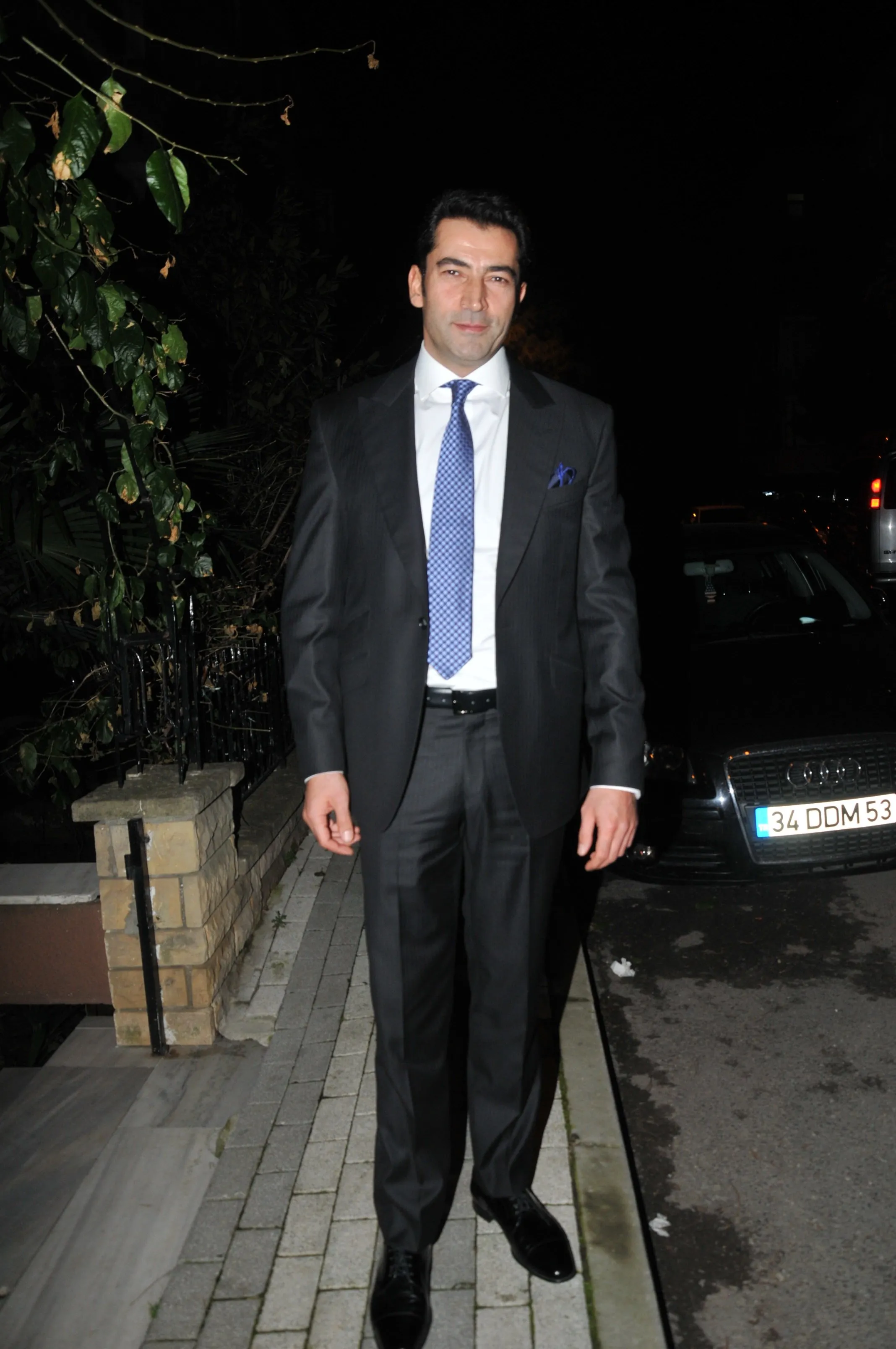 Kenan İmirzalıoğlu, Sinem Kobal'ı böyle istedi - Galeri ...