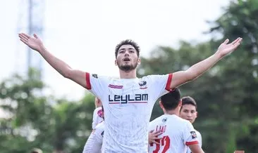 20 yaşındaki Türk golcü Arda Çınkır, Filipinler Ligi’ni sallıyor! Bir devrede 4 gol kaydetti