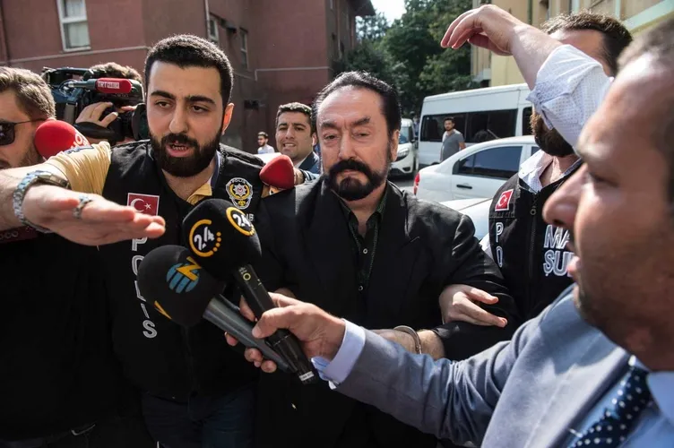Adnan Oktar’ın Van sürgünün sebebi ortaya çıktı! Cezaevinde de rahat durmadı