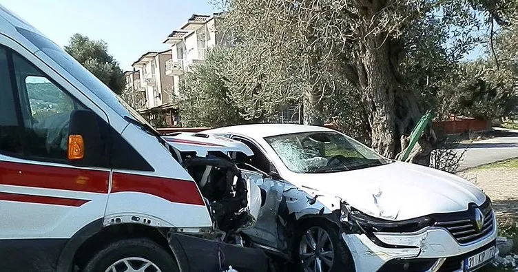 İzmir’de ambulans ile otomobil çarpıştı: 2’si çocuk 6 yaralı