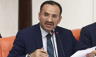 O pankarta Bozdağ’dan sert tepki