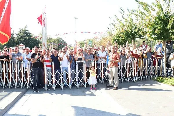 Bir yanda işçi kıyımı bir yanda ballı maaş