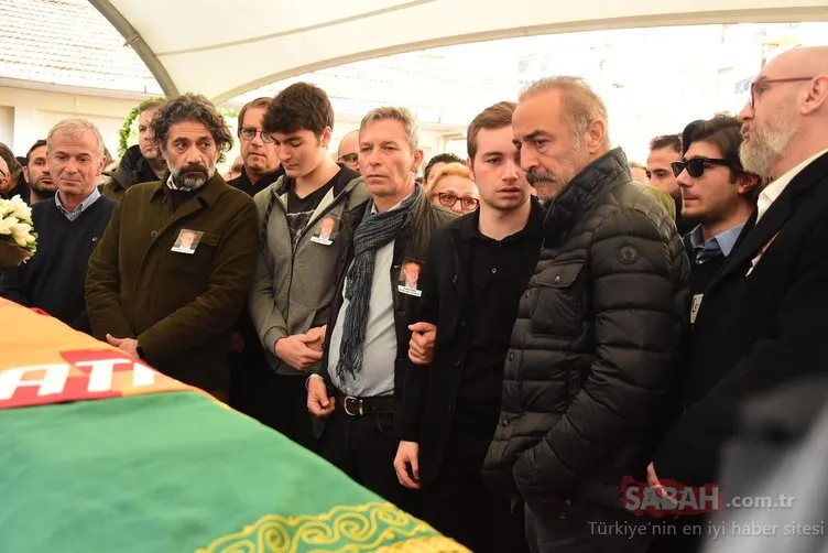 Zafer Çika’nın cenazesinde duygu yüklü anlar! Demet Akbağ’ın oğlu Ali Çika’yı Yılmaz Erdoğan teselli etti