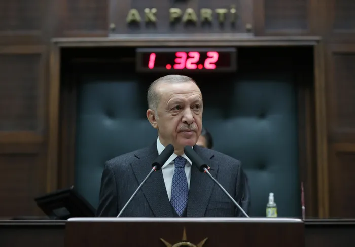 baskan-erdogandan-6li-muhalefete-gonderme-birakin-2023-secimlerini-2023u-bile-goremeyecekler-1650448966750.jpg