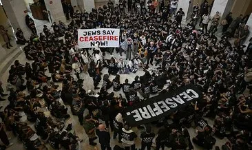 Yahudilerden, ABD Kongre binasında İsrail’e destek gösterisi! Ateşkes yazılı pankart açtılar