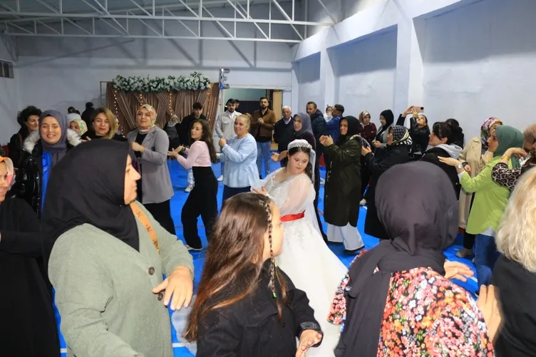 Down sendromlu kızın ‘gelinlik’ hayali gerçek oldu!