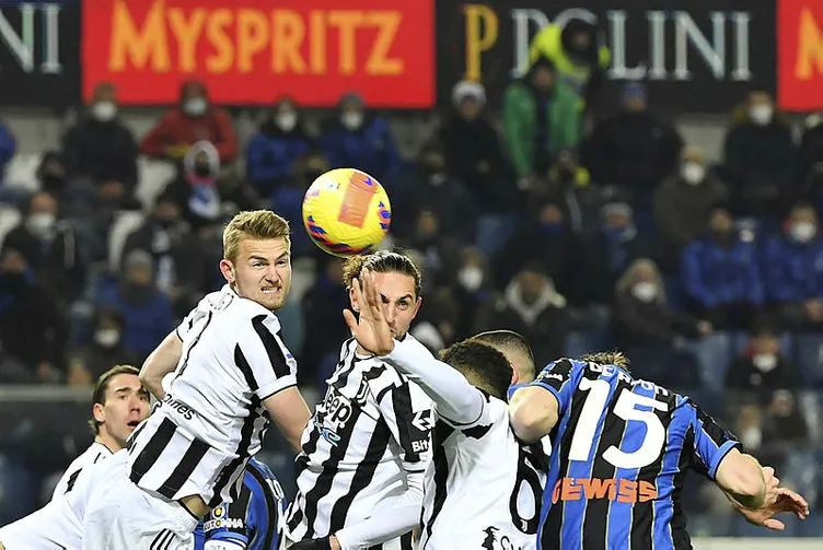 Son dakika: Milli yıldız Merih Demiral İtalya’yı salladı! Juventus’un yıldızı Vlahovic perişan oldu…