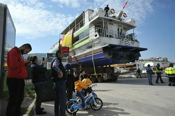 Akşemsettin Gemisi'ni saatlerce karadan yürüttüler