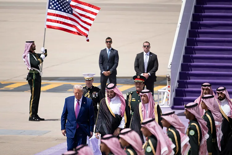 ABD Başkanı Trump’ın Orta Doğu turu başladı! Suudi Arabistan’a ayak bastı