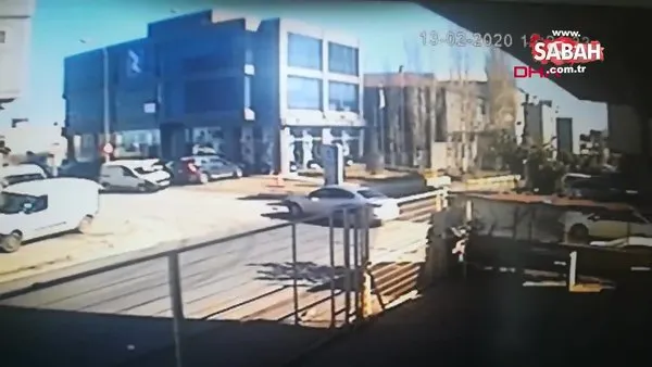 Ümraniye'de kaza yapan araç takla attı; o anlar kamerada | Video