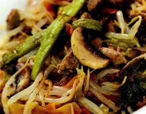 Etli Sebzeli Noodle