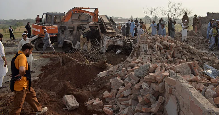Pakistan’da kontrol noktasına saldırı: 15 ölü