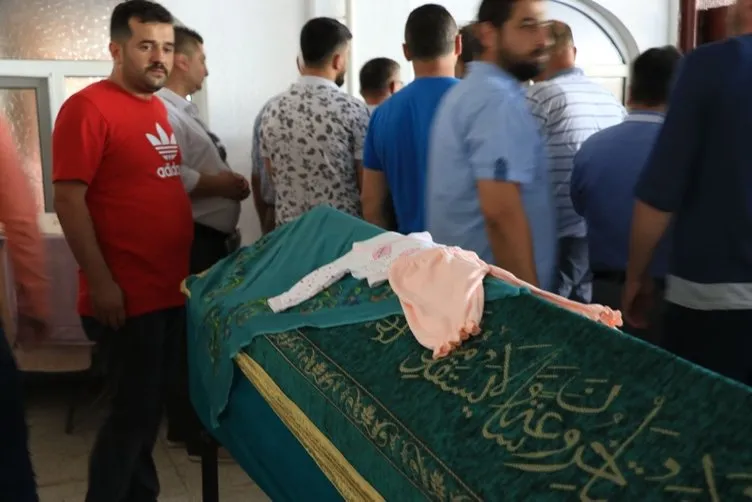 Aybüke bebek ve annesi aynı mezarlıkta toprağa verildi Aybüke bebek ve annesi aynı mezarlıkta toprağa verildi