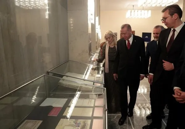 Başkan Erdoğan ve Sırbistan Cumhurbaşkanı Vucic arşiv sergisini gezdi