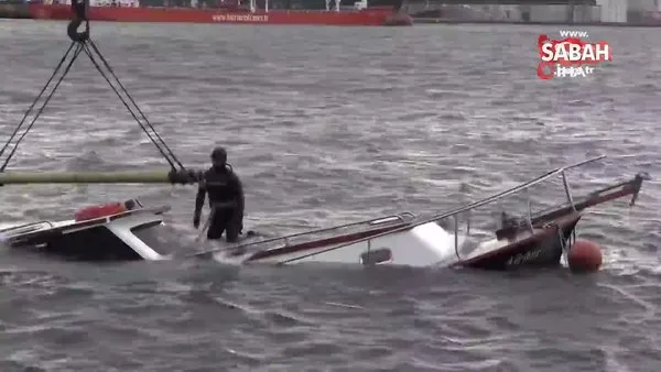Fırtınada batan tekne vinç yardımıyla çıkarıldı | Video