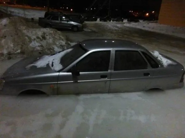 Arabalar buz tuttu