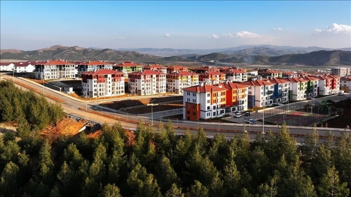 Deprem bölgesinin yeniden imarı için 200 milyon euroluk finansman Deprem bölgesinin yeniden imarı için 200 milyon euroluk finansman