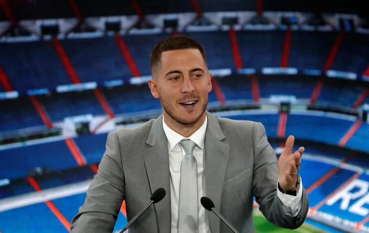 Eden Hazard'ın imza törenine damga vuran anlar! Real Madrid taraftarı o yıldızı istedi