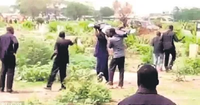 Alacaklılar cenaze sırasında naaşı kaçırdı