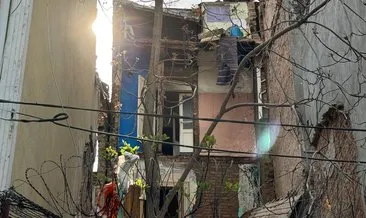 Binada meydana gelen çökme yüzünden yanındaki 2 katlı binada kapatıldı #istanbul