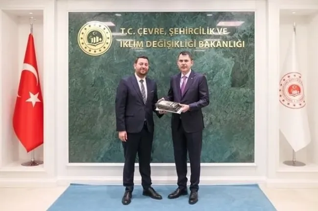 samandag-belediye-baskani-emrah-karacaydan-bakan-kuruma-tesekkur-ziyareti-1745833255907.jpg Samandağ Belediye Başkanı Emrah Karaçay’dan Bakan Kurum’a teşekkür ziyareti