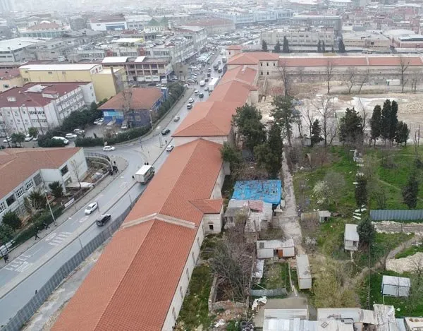 Türkiye’nin en büyük kütüphanesi olacak! Rami Kışlası havadan görüntülendi…