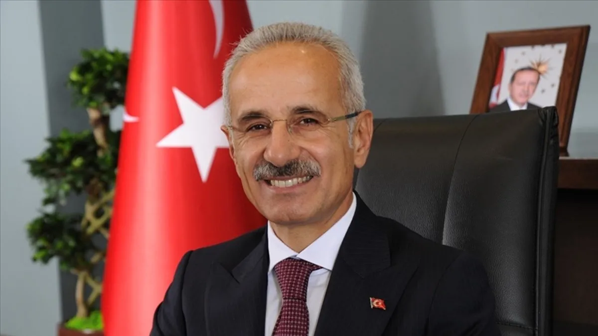 Bakan Uraloğlu stajyer öğrencilerle buluştu
