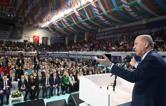 son-dakika-baskan-erdogandan-mardinde-onemli-aciklamalar-kirli-oyunlara-ragmen-yolumuzdan-donmedik-1734705880756.jpeg SON DAKİKA! Başkan Erdoğan'dan Mardin'de önemli açıklamalar: Kirli oyunlara rağmen yolumuzdan dönmedik