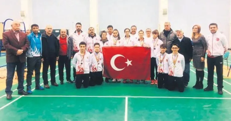Balkan Badminton Şampiyonası’nda 10 madalya