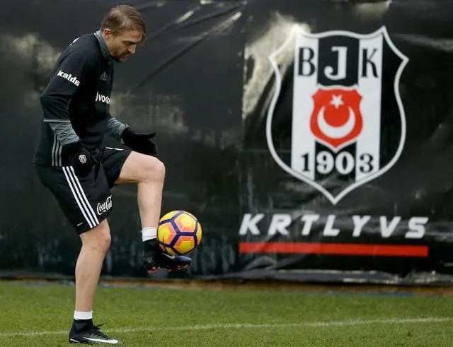 Beşiktaş’ta Caner Erkin kararını verdi!