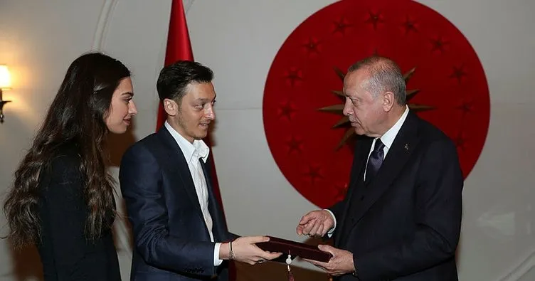 Başkan Erdoğan, futbolcu Mesut Özil’i kabul etti