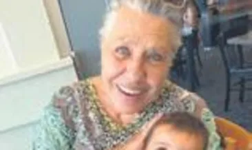 Torunuyla hasret giderdi